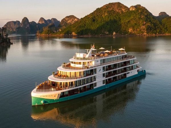 Du thuyền Capella Cruises 5 sao